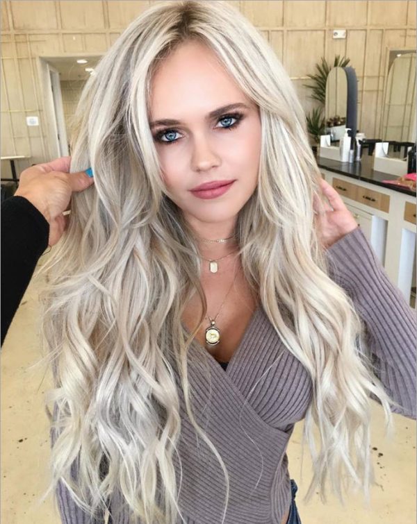 Grey-gold mid-length hair hood - Image 2